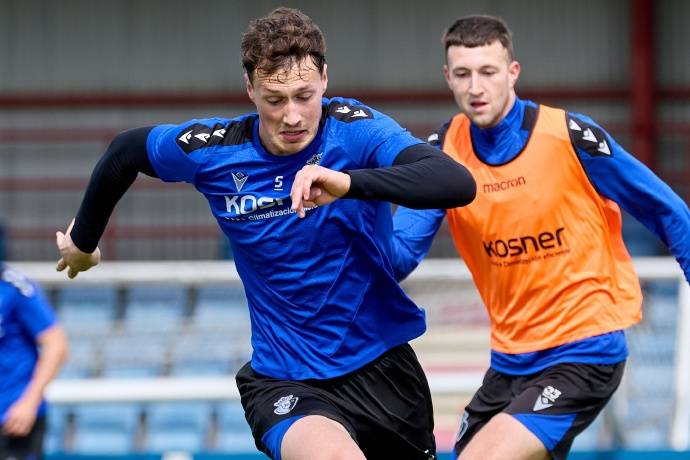 马卡：相比赫伊森，德拉富恩特更信任拉波尔特与勒诺尔芒（马卡：与赫伊森相比，德拉富恩特更倚重拉波尔特和勒诺尔芒）