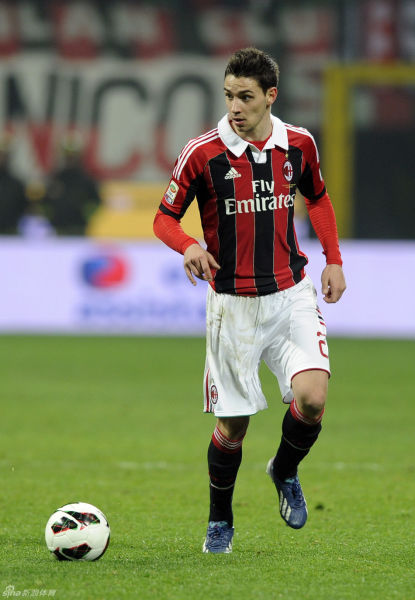 文图拉：执教意大利时媒体充满了敌意；现代足球充斥着表演（文图拉：带意大利队时饱受媒体敌视；当代足球充斥作秀）