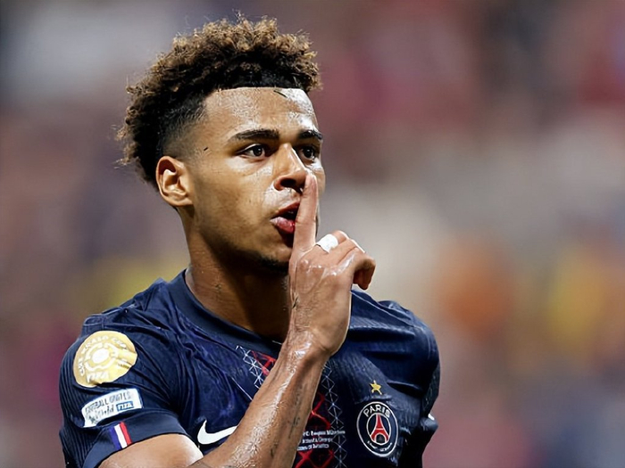 媒体人：山西男篮下午登上了前往杭州飞机，准备12日揭幕战（媒体人：山西男篮今日下午飞赴杭州，备战12日揭幕战）