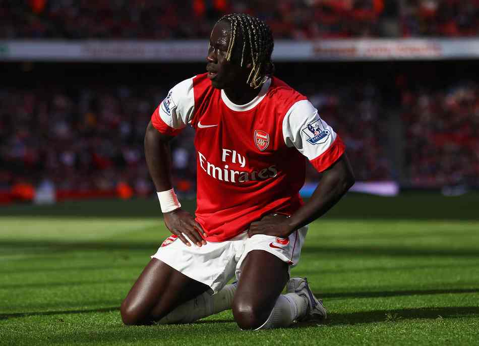 足球报：海港有意杨希，徐彬留洋仍存不确定，西海岸资金有困（足球报：海港相中杨希，徐彬留洋前景未明，西海岸资金吃紧）