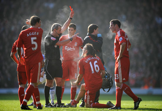 遭对手凶狠铲球，队报：舍瓦利耶只是轻伤，预计不会缺席比赛（被对手凶狠铲翻，队报：舍瓦利耶伤情轻微，预计不影响出场）