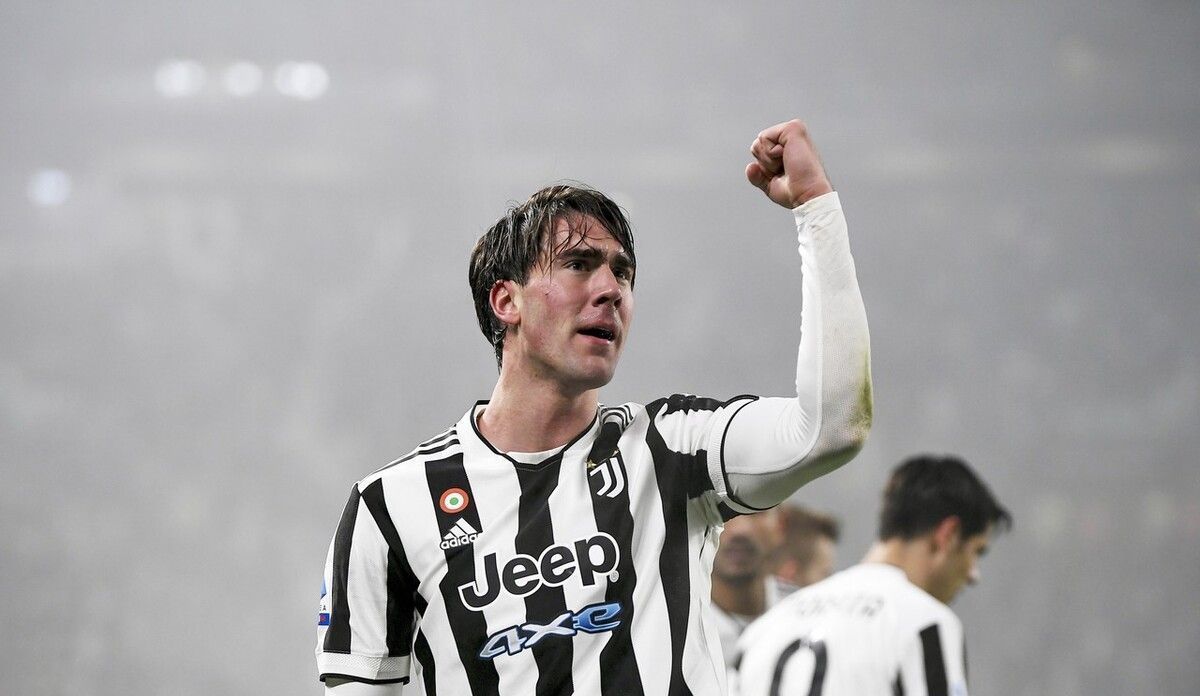 勇士队防守顶尖，波斯特超越格林，科尔应给予更多首发机会。（勇士防守强势，波斯特表现胜格林，科尔该增加其先发机会）