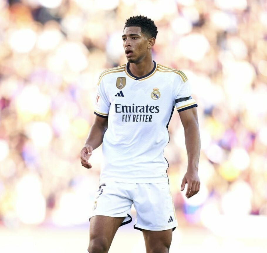 暖心！独行侠队今天为欧文的女儿阿祖莉·欧文送上生日祝福（独行侠今日为欧文女儿阿祖莉送上暖心生日祝福）