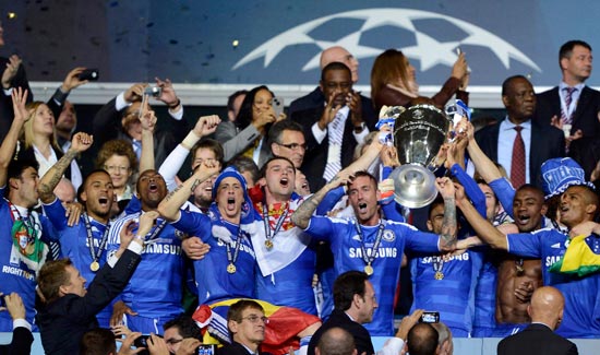 意甲三分制时代，斯帕莱蒂是第二位率队参加过三大德比的主帅（自意甲实行三分制以来，斯帕莱蒂成为第二位带队出战三大德比的主教练）