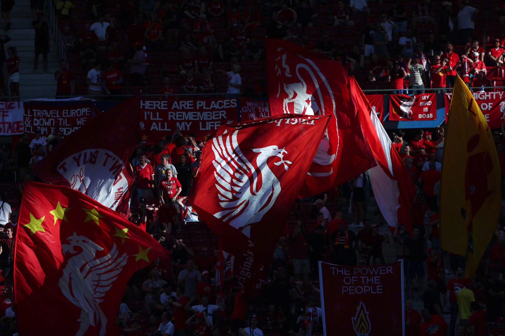 张晓彬：陈导给我们带来心理上的变化，让大家更自信、更团结（张晓彬：在陈导带领下，我们心态焕然一新，更自信更团结）