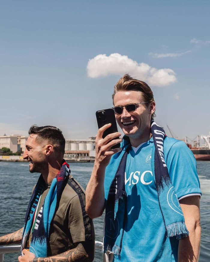 欧冠惊现篮球比分！巴黎热刺8球对攻创纪录，维蒂尼亚戴帽背后藏着的惊天秘密（欧冠上演篮球比分！巴黎圣日耳曼与热刺8球互轰创纪录，维蒂尼亚帽子戏法背后暗藏惊人内幕）